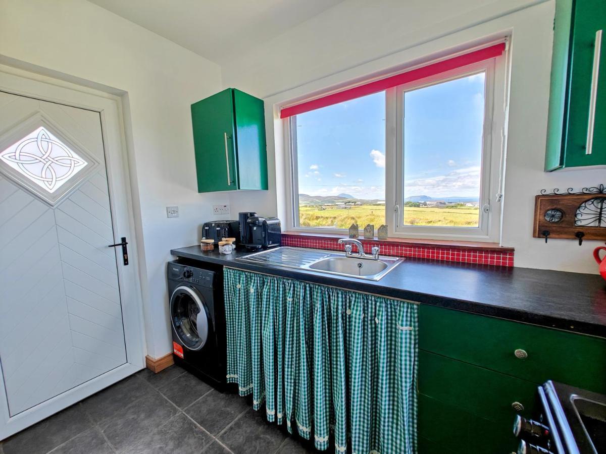 Teach Roisin-Traditional Irish Holiday Cottage In Malin Head. Extérieur photo